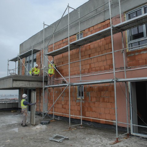 Constructii